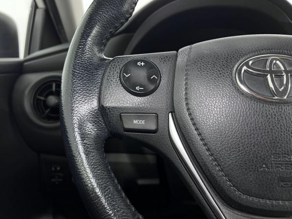 Toyota Corolla XI (E160 E170 E180) Рестайлинг 1 с пробегом 2017 года, цена 1 720 000 рублей, 94702 км, седан, Автокод Объявления