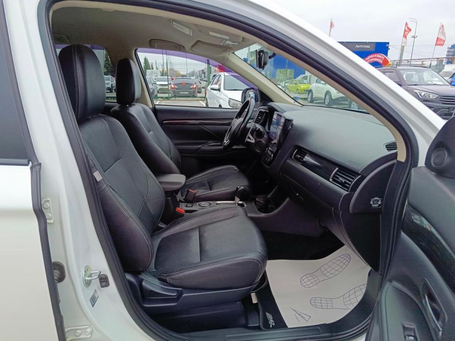 Mitsubishi Outlander III Рестайлинг 2 Тюмень  - изображение 15