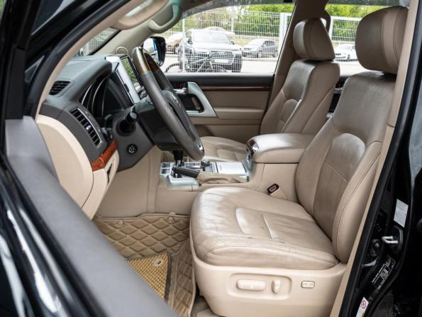 Toyota Land Cruiser 200 Series Рестайлинг 1 с пробегом 2012 года, цена 4 100 000 рублей, 212370 км, внедорожник, Автокод Объявления
