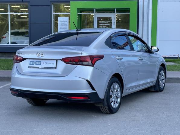 Hyundai Solaris II Рестайлинг с пробегом 2021 года, цена 1 699 000 рублей, 61364 км, седан, Автокод Объявления