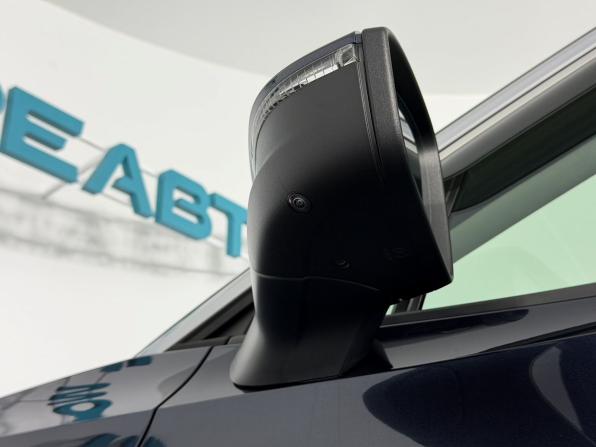 Volkswagen ID.6 с пробегом 2023 года, цена 3 850 000 рублей, 62000 км, внедорожник, Автокод Объявления