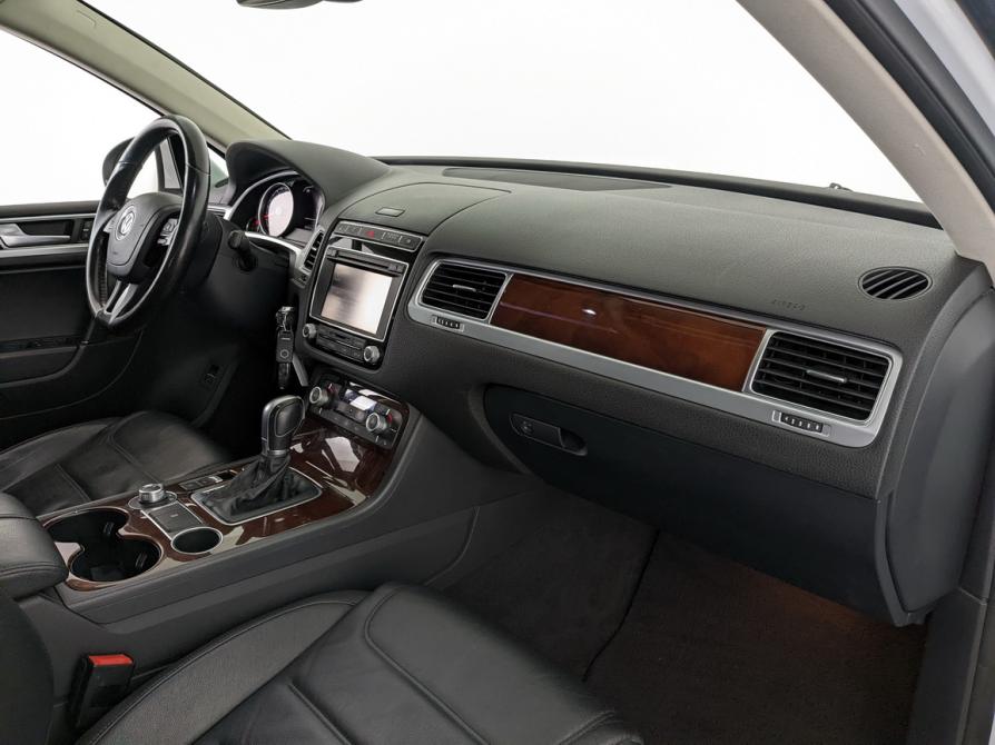 Volkswagen Touareg II Рестайлинг Москва  - изображение 11
