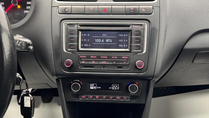 Volkswagen Polo V с пробегом 2014 года, цена 710 000 рублей, 180101 км, седан, Автокод Объявления