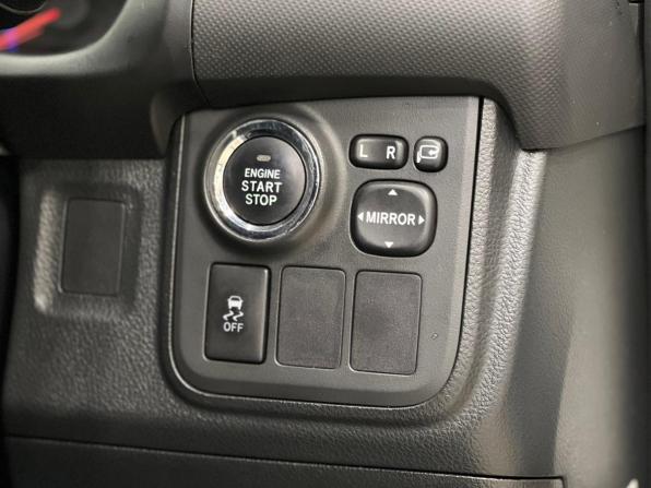 Toyota Wish II Рестайлинг с пробегом 2013 года, цена 1 399 000 рублей, 139962 км, минивэн, Автокод Объявления