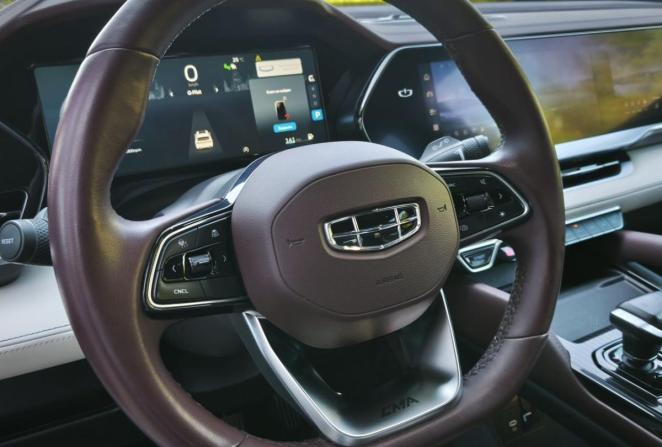 Geely Monjaro I с пробегом 2023 года, цена 3 050 000 рублей, 89243 км, внедорожник, Автокод Объявления