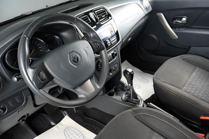 Renault Sandero II с пробегом 2018 года, цена 999 000 рублей, 56000 км, хэтчбек, Автокод Объявления