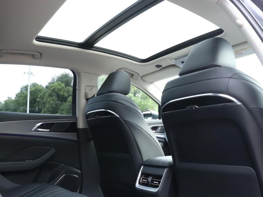 Hongqi H5 II Москва  - изображение 22