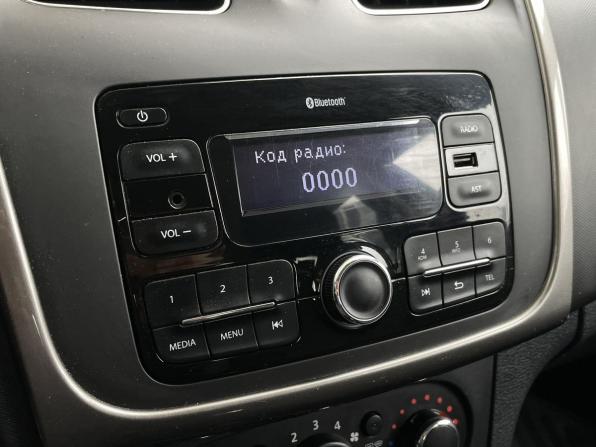 Renault Sandero II Рестайлинг с пробегом 2020 года, цена 1 058 000 рублей, 159164 км, хэтчбек, Автокод Объявления