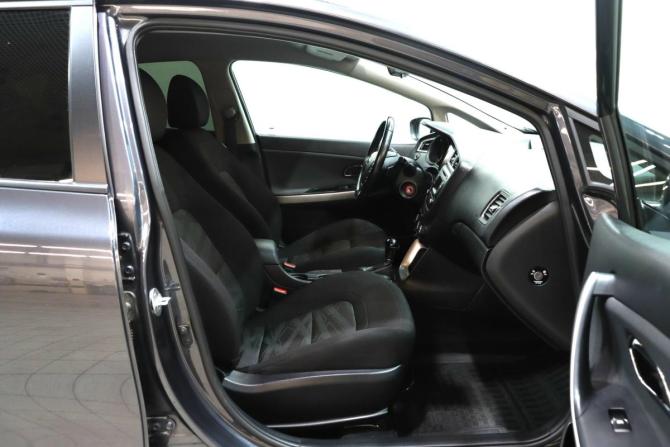 Kia Ceed II Рестайлинг с пробегом 2015 года, цена 1 219 000 рублей, 59777 км, хэтчбек, Автокод Объявления