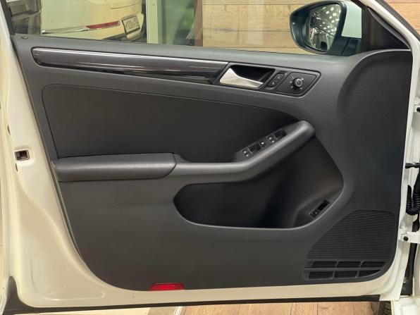 Volkswagen Jetta VI Рестайлинг с пробегом 2018 года, цена 1 640 000 рублей, 128622 км, седан, Автокод Объявления
