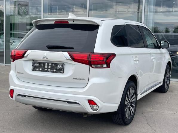 Mitsubishi Outlander III Рестайлинг 3 с пробегом 2022 года, цена 2 590 000 рублей, 45882 км, внедорожник, Автокод Объявления