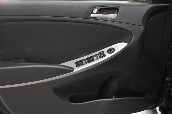 Hyundai Solaris I Рестайлинг с пробегом 2014 года, цена 680 000 рублей, 271063 км, седан, Автокод Объявления
