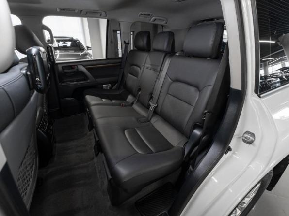Toyota Land Cruiser 200 Series Рестайлинг 2 с пробегом 2017 года, цена 5 700 000 рублей, 112625 км, внедорожник, Автокод Объявления