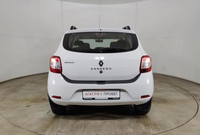 Renault Sandero II с пробегом 2015 года, цена 780 000 рублей, 82457 км, хэтчбек, Автокод Объявления