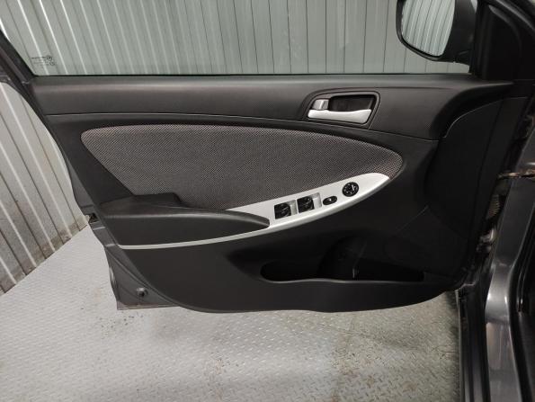 Hyundai Solaris I с пробегом 2012 года, цена 670 000 рублей, 180000 км, хэтчбек, Автокод Объявления