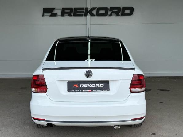 Volkswagen Polo V Рестайлинг с пробегом 2017 года, цена 739 000 рублей, 142788 км, седан, Автокод Объявления