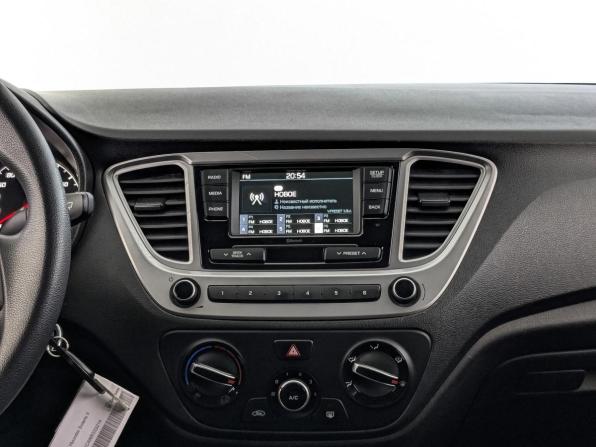 Hyundai Solaris II Рестайлинг с пробегом 2022 года, цена 1 610 000 рублей, 76766 км, седан, Автокод Объявления