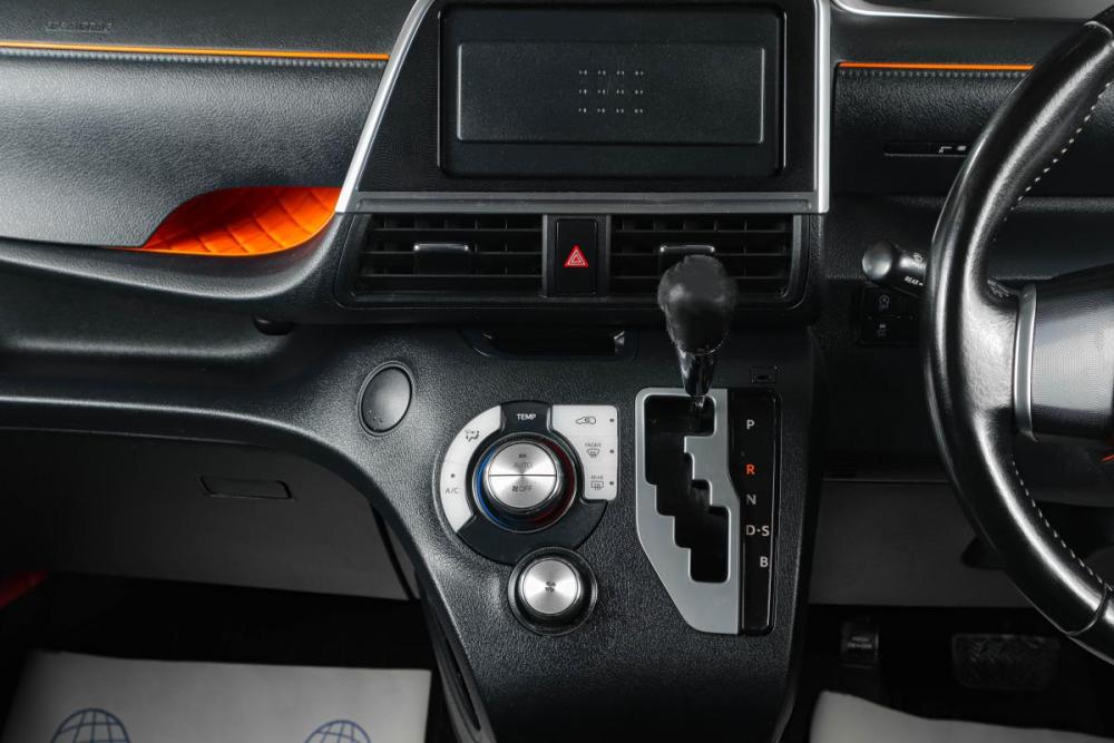 Toyota Sienta II Рестайлинг Тюмень  - изображение 16