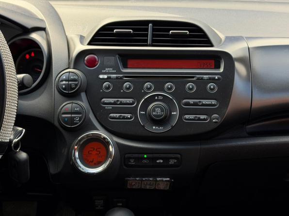 Honda Jazz II Рестайлинг с пробегом 2012 года, цена 719 000 рублей, 195000 км, хэтчбек, Автокод Объявления