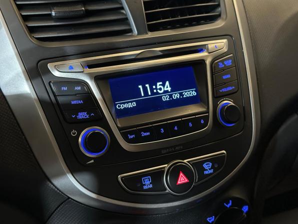 Hyundai Solaris I Рестайлинг с пробегом 2015 года, цена 885 000 рублей, 139633 км, хэтчбек, Автокод Объявления