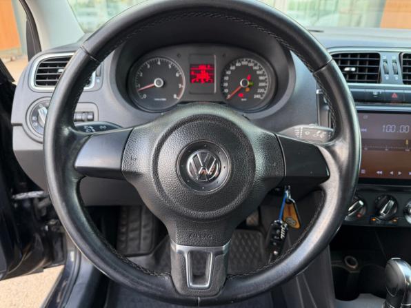 Volkswagen Polo V с пробегом 2012 года, цена 590 000 рублей, 355089 км, седан, Автокод Объявления