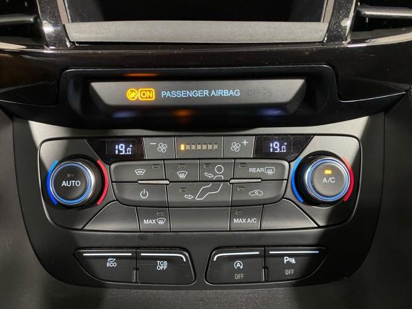 Ford Tourneo Connect II Рестайлинг с пробегом 2018 года, цена 1 549 900 рублей, 169643 км, минивэн, Автокод Объявления