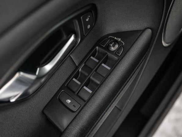 Land Rover Range Rover Evoque I Рестайлинг с пробегом 2017 года, цена 1 900 500 рублей, 145353 км, внедорожник, Автокод Объявления