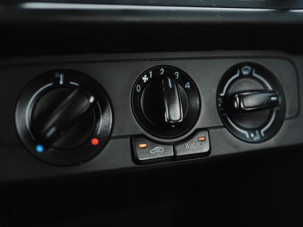Volkswagen Polo V Рестайлинг с пробегом 2019 года, цена 1 029 000 рублей, 121825 км, седан, Автокод Объявления