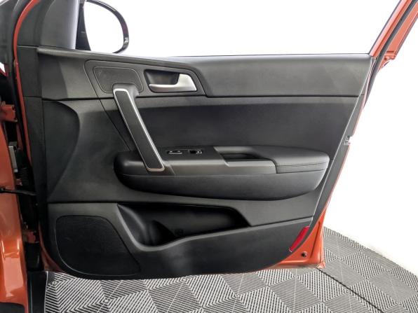 Kia Sportage IV Рестайлинг с пробегом 2019 года, цена 2 150 000 рублей, 115561 км, внедорожник, Автокод Объявления