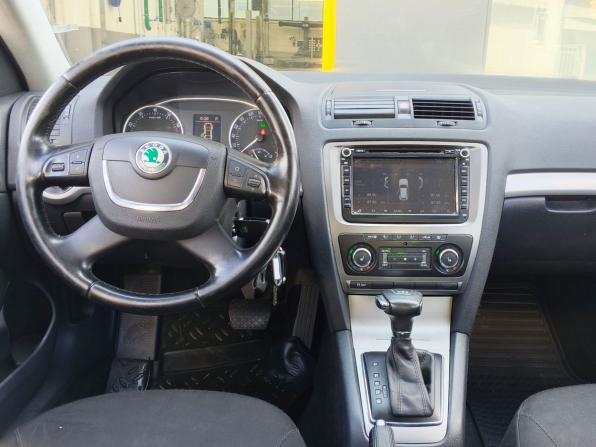 Skoda Octavia II (A5) Рестайлинг с пробегом 2012 года, цена 590 000 рублей, 307843 км, лифтбек, Автокод Объявления