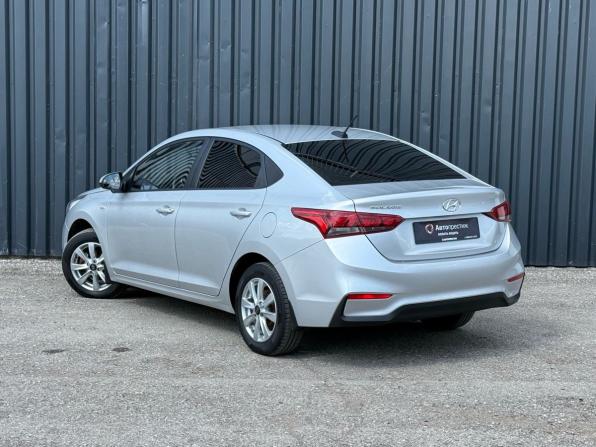Hyundai Solaris II с пробегом 2019 года, цена 1 210 000 рублей, 118562 км, седан, Автокод Объявления