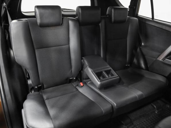 Toyota RAV4 IV (XA40) Рестайлинг с пробегом 2016 года, цена 1 998 000 рублей, 134977 км, внедорожник, Автокод Объявления