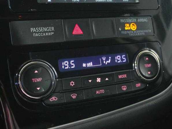 Mitsubishi Outlander III Рестайлинг 2 с пробегом 2016 года, цена 1 720 000 рублей, 190293 км, внедорожник, Автокод Объявления