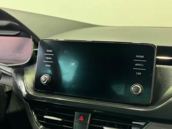 Skoda Rapid II с пробегом 2022 года, цена 1 665 900 рублей, 143892 км, лифтбек, Автокод Объявления