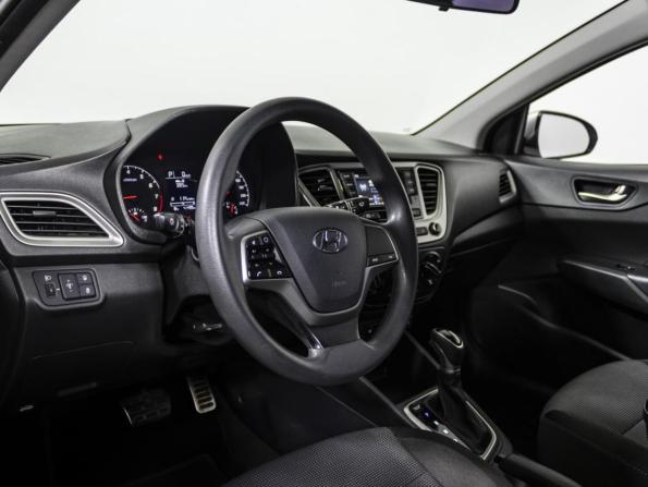 Hyundai Solaris II Рестайлинг с пробегом 2021 года, цена 1 650 000 рублей, 41219 км, седан, Автокод Объявления