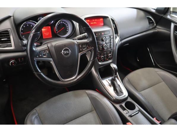 Opel Astra J с пробегом 2011 года, цена 586 000 рублей, 270277 км, хэтчбек, Автокод Объявления