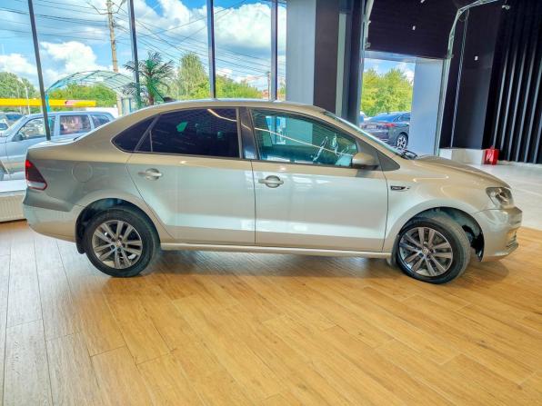 Volkswagen Polo V Рестайлинг с пробегом 2018 года, цена 1 007 400 рублей, 120230 км, седан, Автокод Объявления