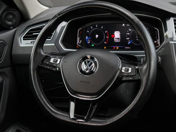 Volkswagen Tiguan II с пробегом 2019 года, цена 3 499 000 рублей, 68000 км, внедорожник, Автокод Объявления