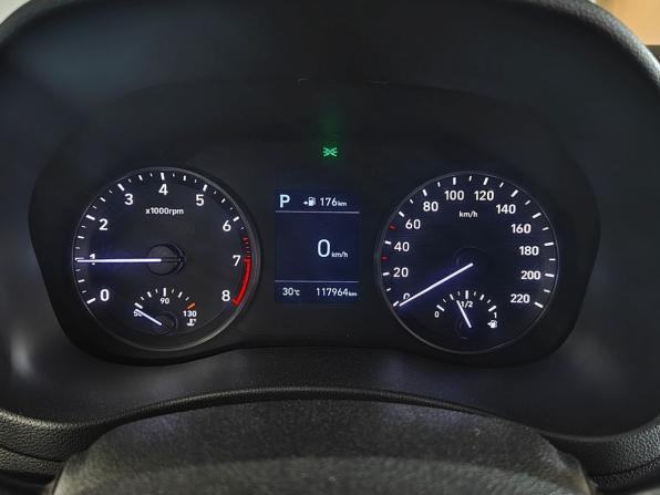 Hyundai Solaris II с пробегом 2017 года, цена 1 345 000 рублей, 117963 км, седан, Автокод Объявления