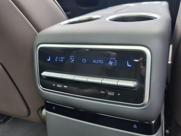 Li Auto (Lixiang) L9 I с пробегом 2023 года, цена 7 428 000 рублей, 22119 км, внедорожник, Автокод Объявления