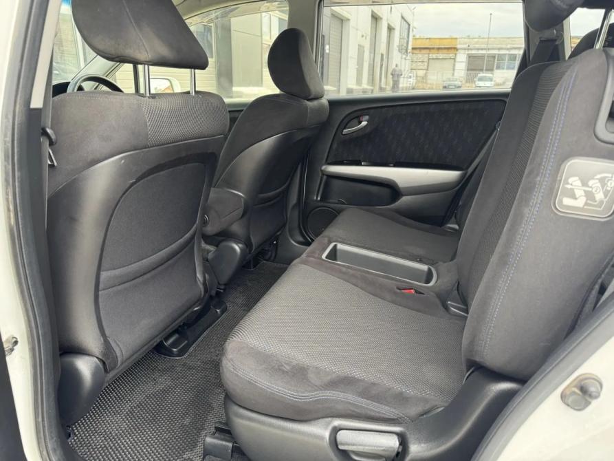 Honda Stream II Рестайлинг Новосибирск  - изображение 17
