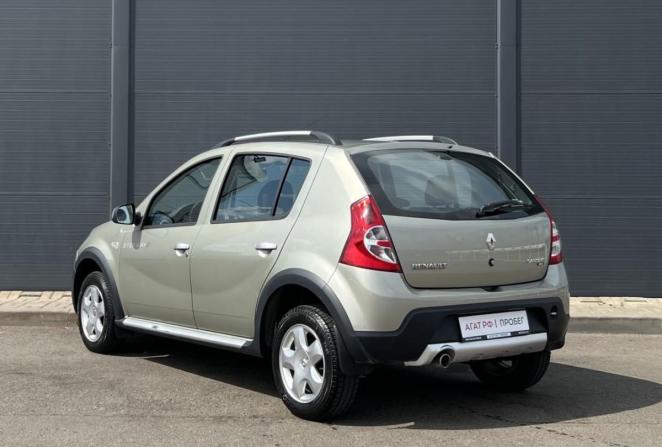 Renault Sandero I с пробегом 2014 года, цена 985 000 рублей, 17000 км, хэтчбек, Автокод Объявления