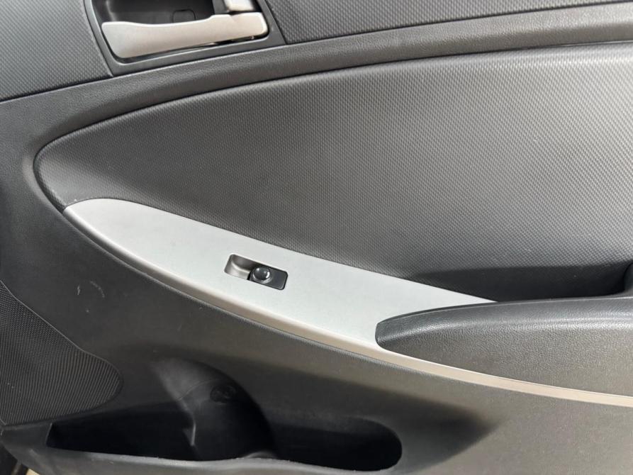 Hyundai Solaris I Рестайлинг Набережные Челны  - изображение 15