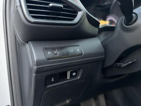Hyundai Santa Fe IV Рестайлинг с пробегом 2023 года, цена 3 818 000 рублей, 58864 км, внедорожник, Автокод Объявления