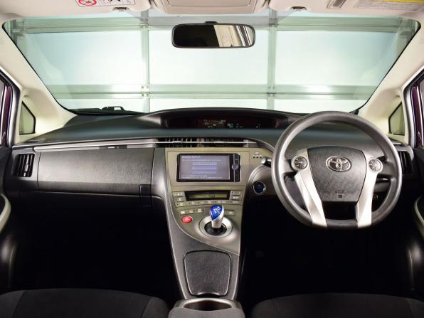 Toyota Prius III Рестайлинг (XW30) с пробегом 2015 года, цена 1 099 999 рублей, 164326 км, лифтбек, Автокод Объявления