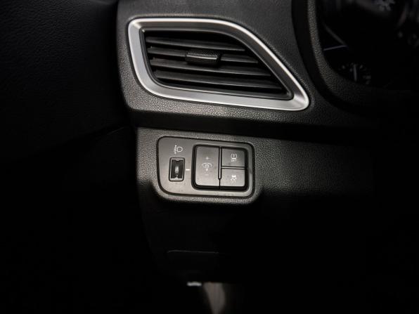 Hyundai Solaris II с пробегом 2018 года, цена 1 215 000 рублей, 152544 км, седан, Автокод Объявления