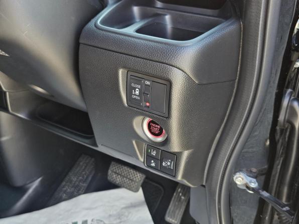 Honda N-BOX II Рестайлинг с пробегом 2021 года, цена 999 995 рублей, 50800 км, минивэн, Автокод Объявления