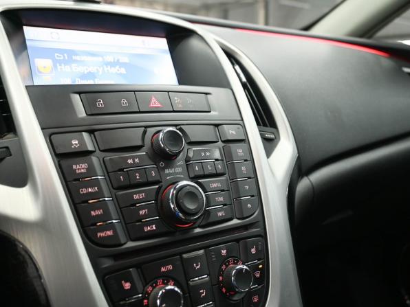 Opel Astra J Рестайлинг с пробегом 2012 года, цена 999 900 рублей, 142000 км, хэтчбек, Автокод Объявления