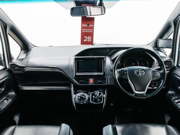 Toyota Esquire I с пробегом 2016 года, цена 1 699 000 рублей, 154529 км, минивэн, Автокод Объявления