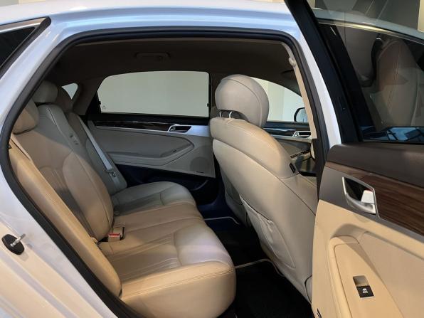 Hyundai Genesis II с пробегом 2014 года, цена 2 275 000 рублей, 106367 км, седан, Автокод Объявления